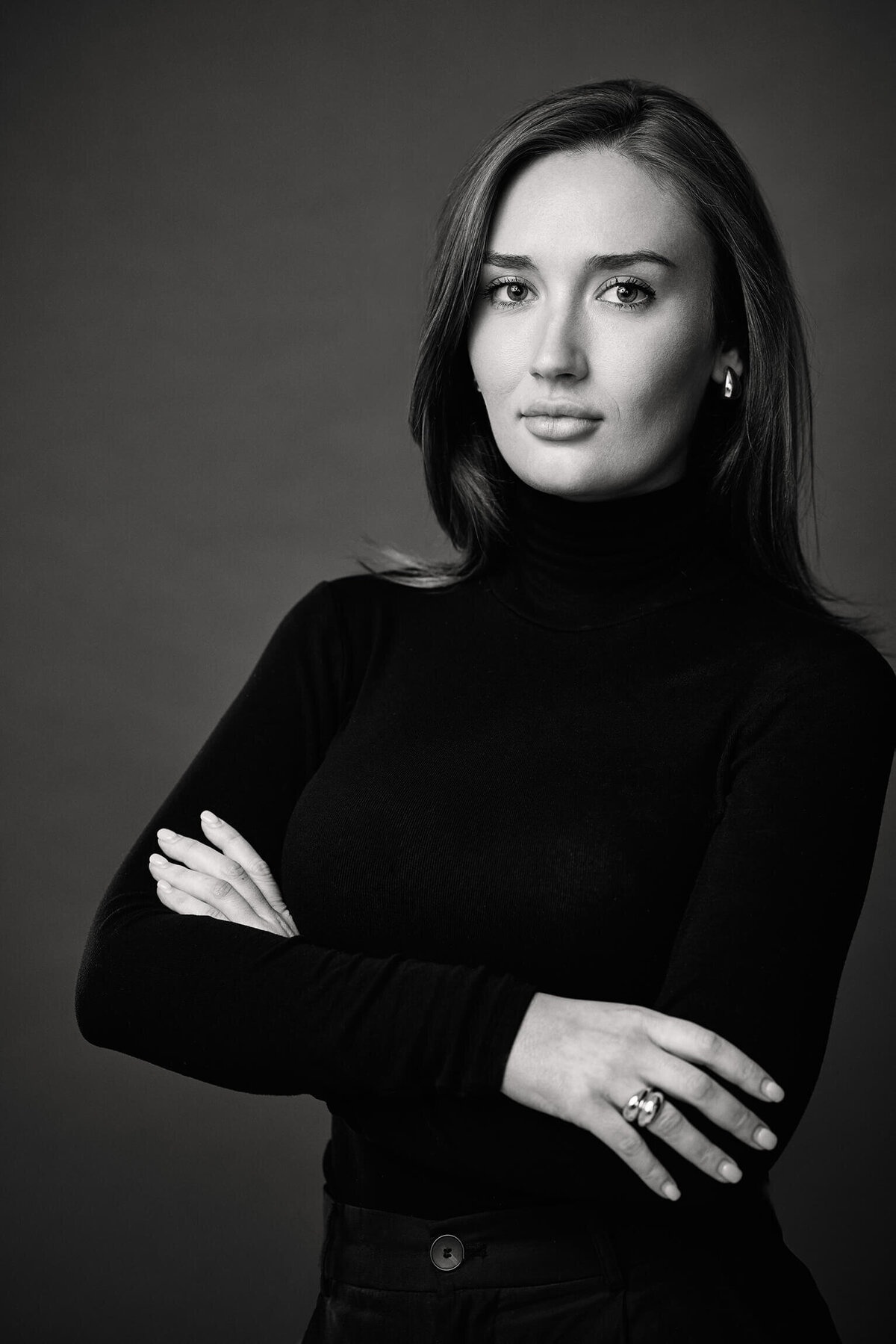 professional-headshot-photographer-melbourne-black-and-white-1