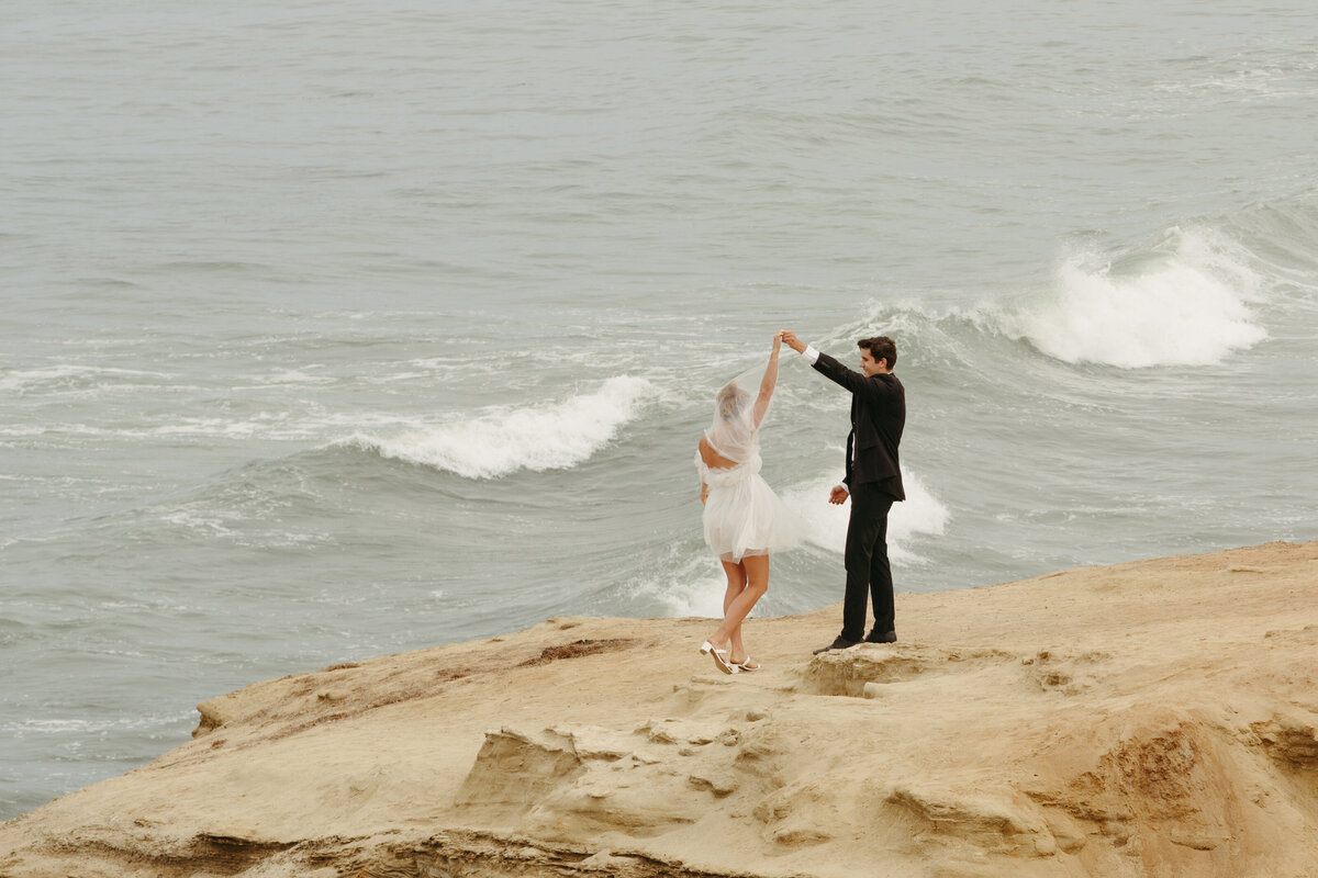 California-Sunset-Cliffs-Elopement-LM-02672