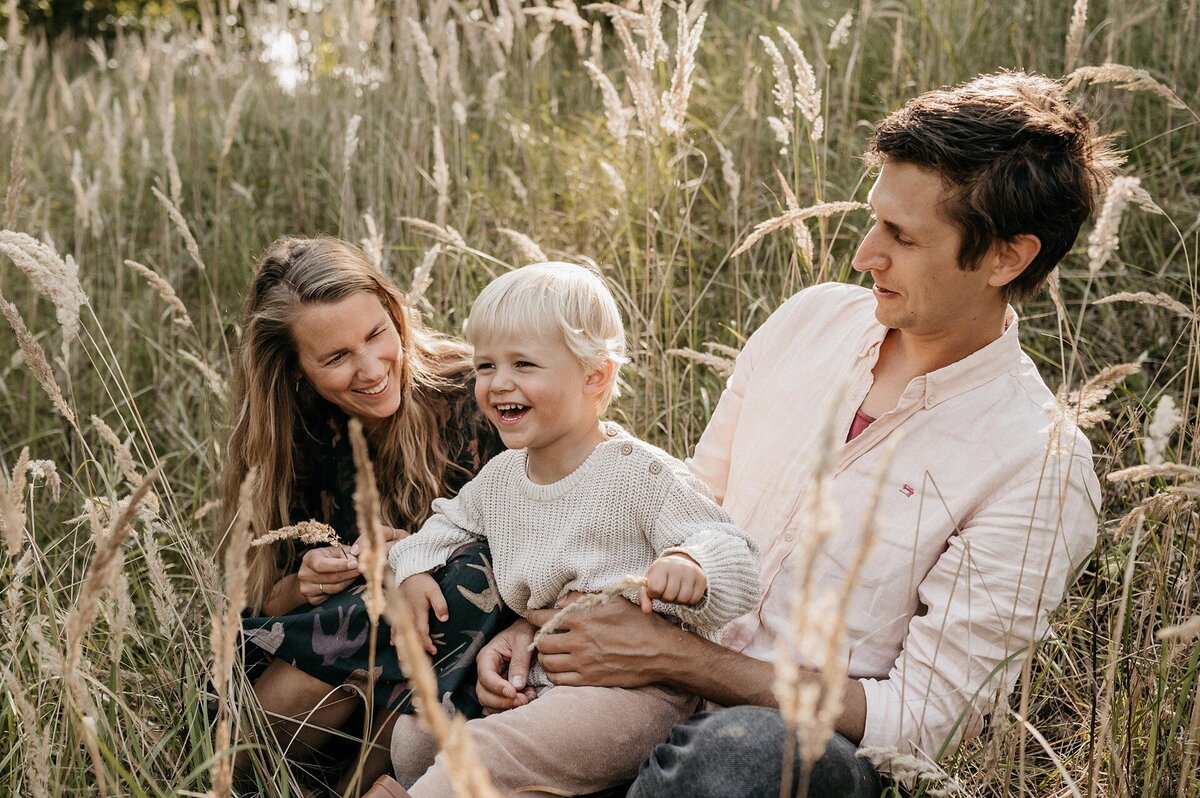 18-LouiseBoonstoppelFotografie_familieshoot_gezin
