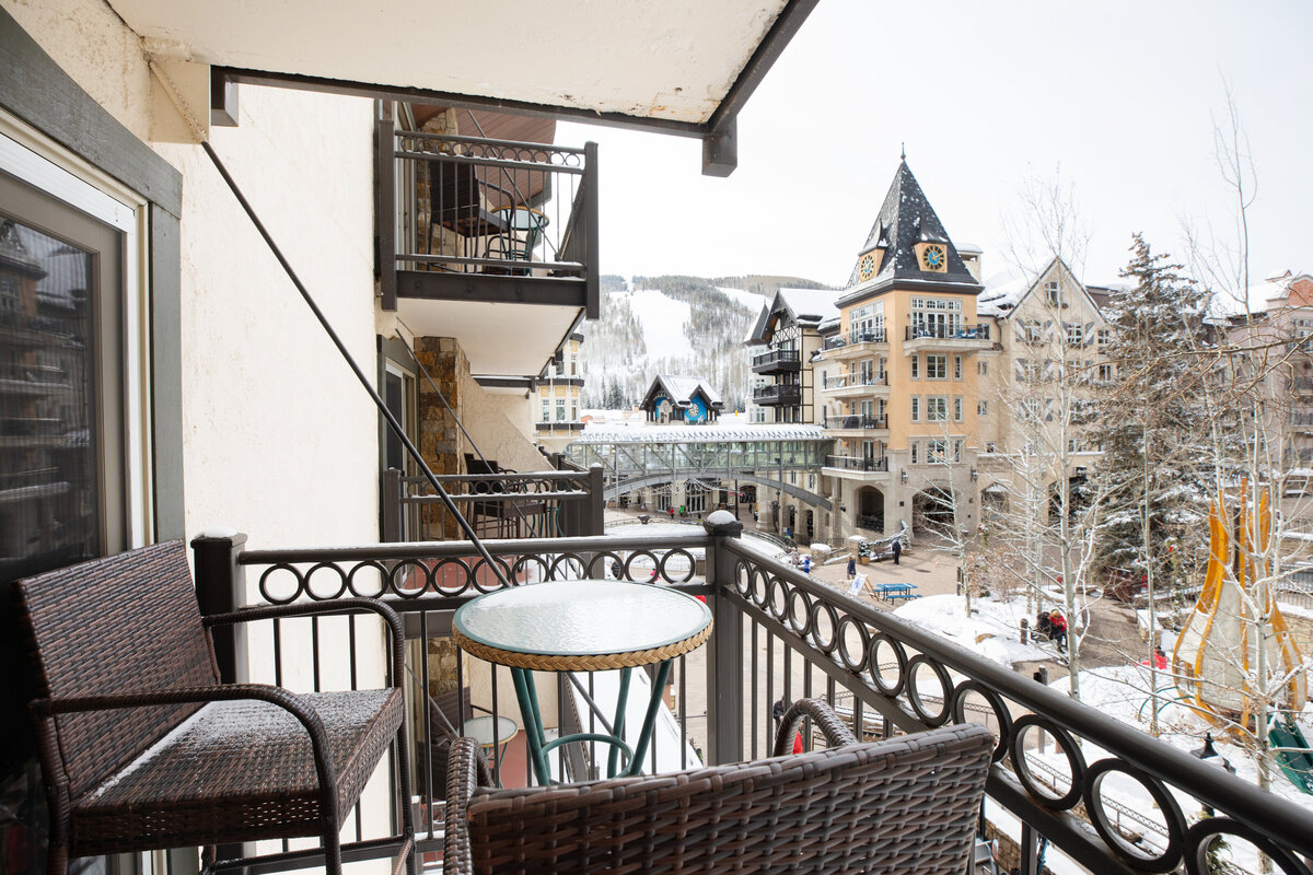 lift_house_302_exterior_deck_a