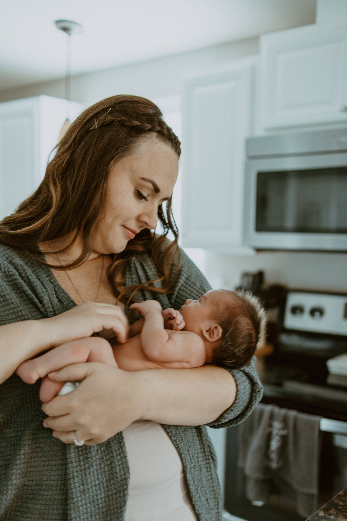 Seattle based motherhood, newborn and family photographer.