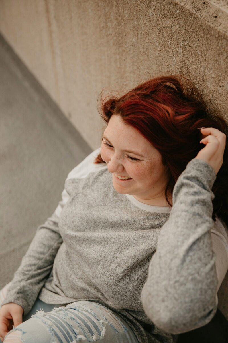 rooftop-urban-senior-portrait-des-moines-iowa-storyteller-collective-photo-co