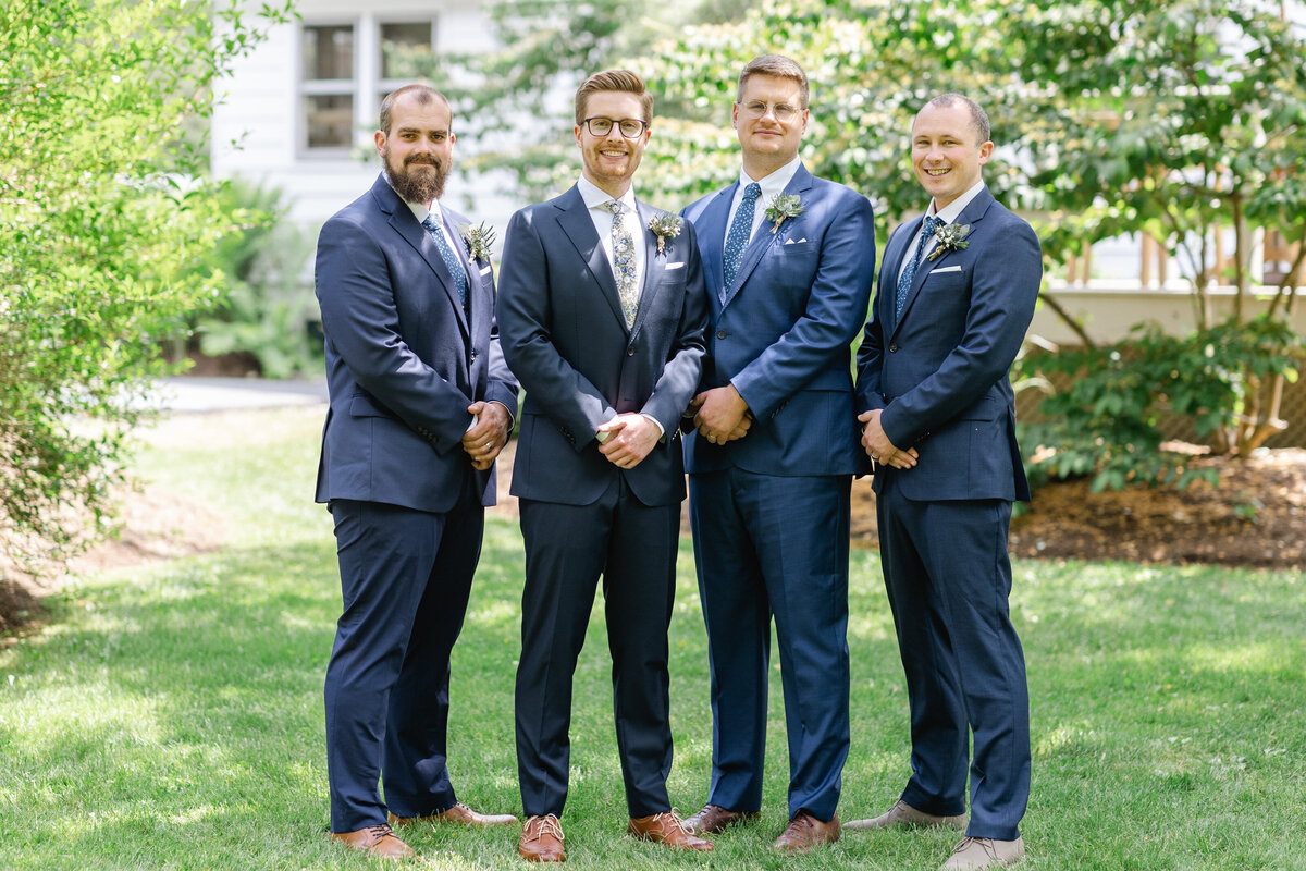 northeast-pa-private-estate-bear-creek-wedding-emily-taylor-photography_060