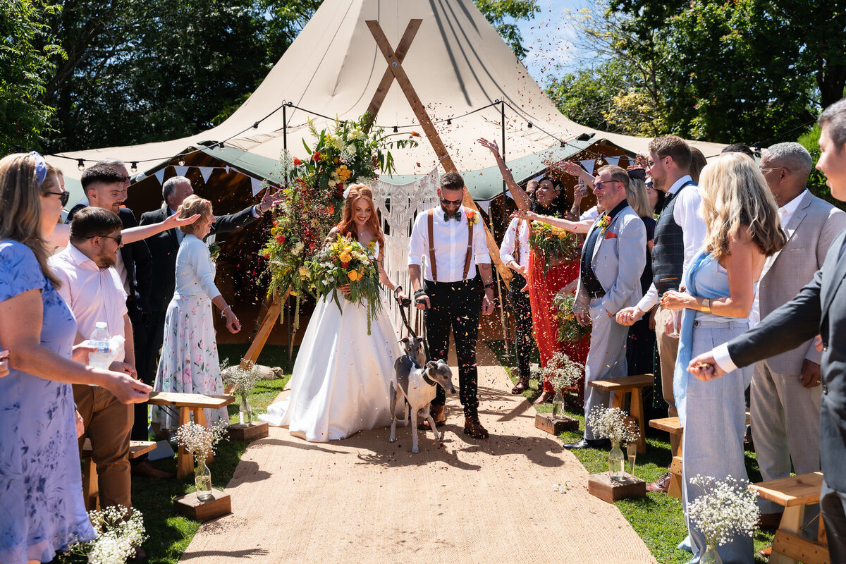 Tipi Wedding Company 1 Giant Tipi Emma Huelett Photography Northampton Tipi Hire Nottingham Tipi Hire Back Garden Tipi Weddin (44)