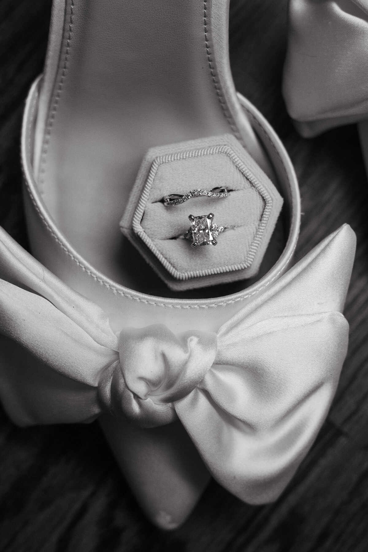 Steph&Brock_Details_NikkiAnnettePhotography-2