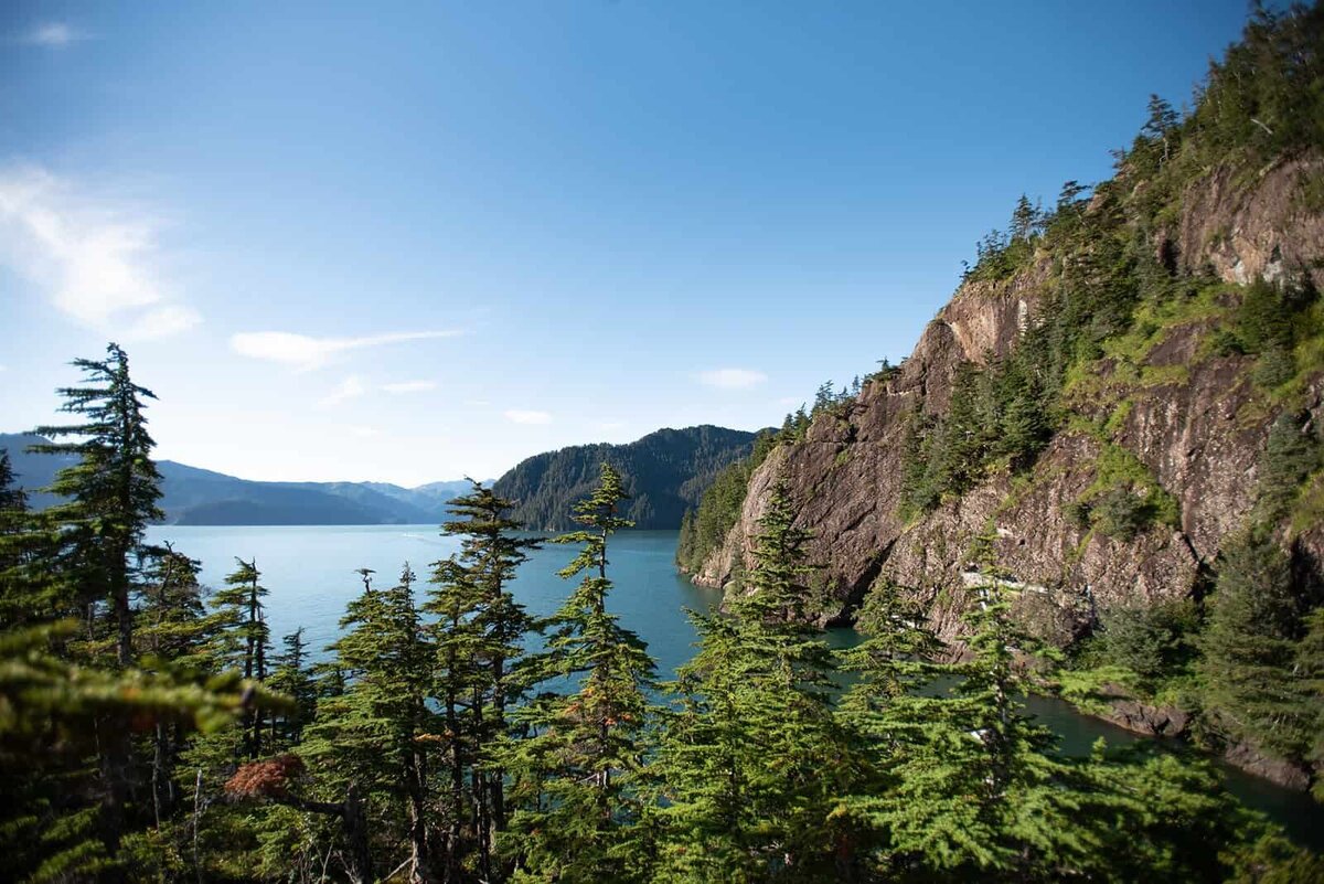 wedding-photographer-planner-for-destination-wedding-venues-with-lodging-in-seward-you-can-only-get-to-by-boat