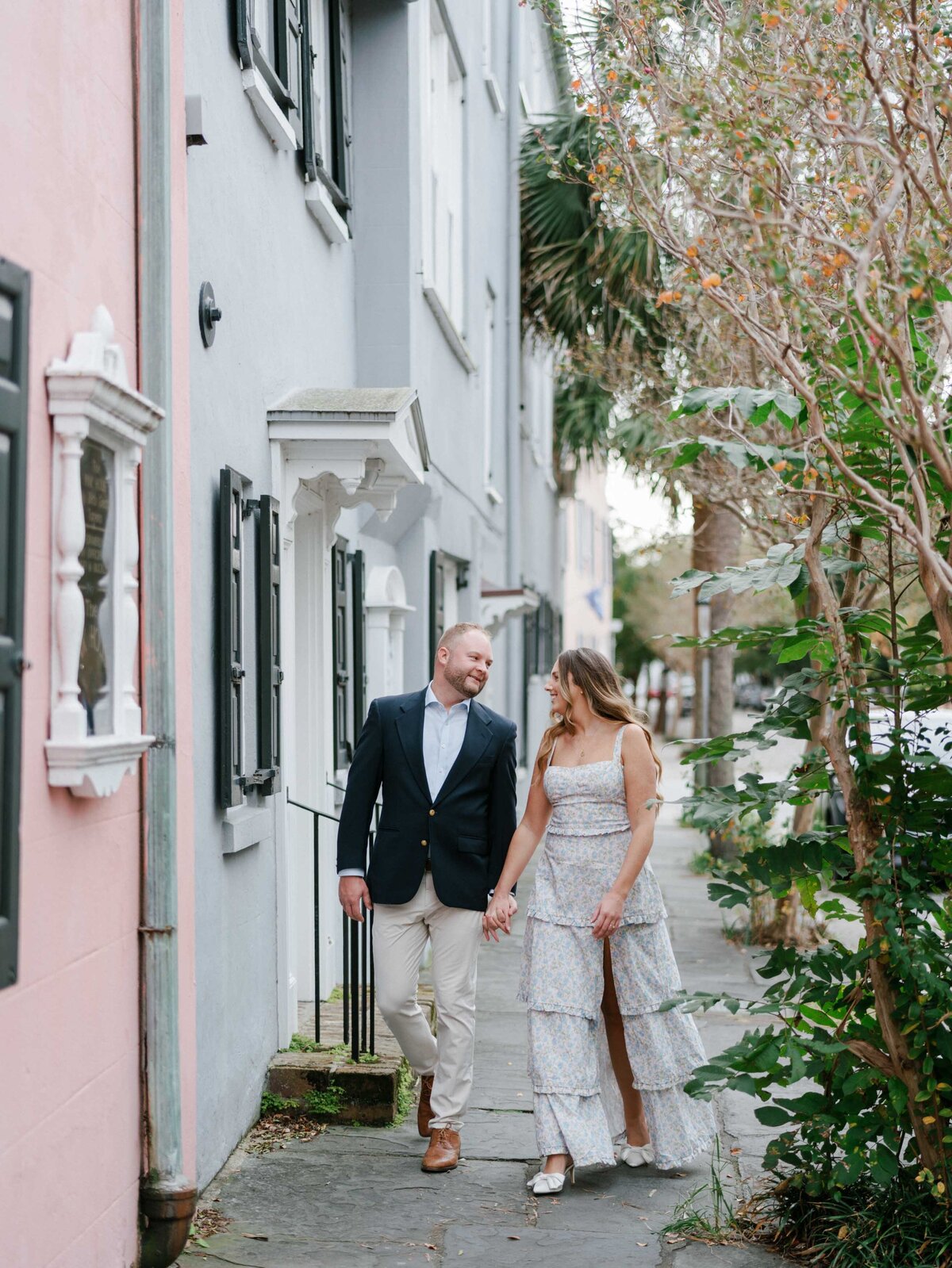 downtown-charleston-engagement-session-meg-andrew-028