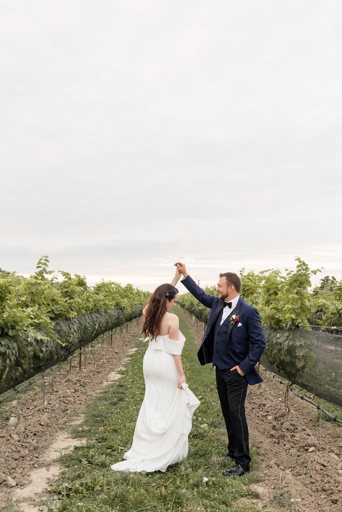 Aviva and Tyler Wedding Sneak Peeks - Dylan and Sandra Photography -72