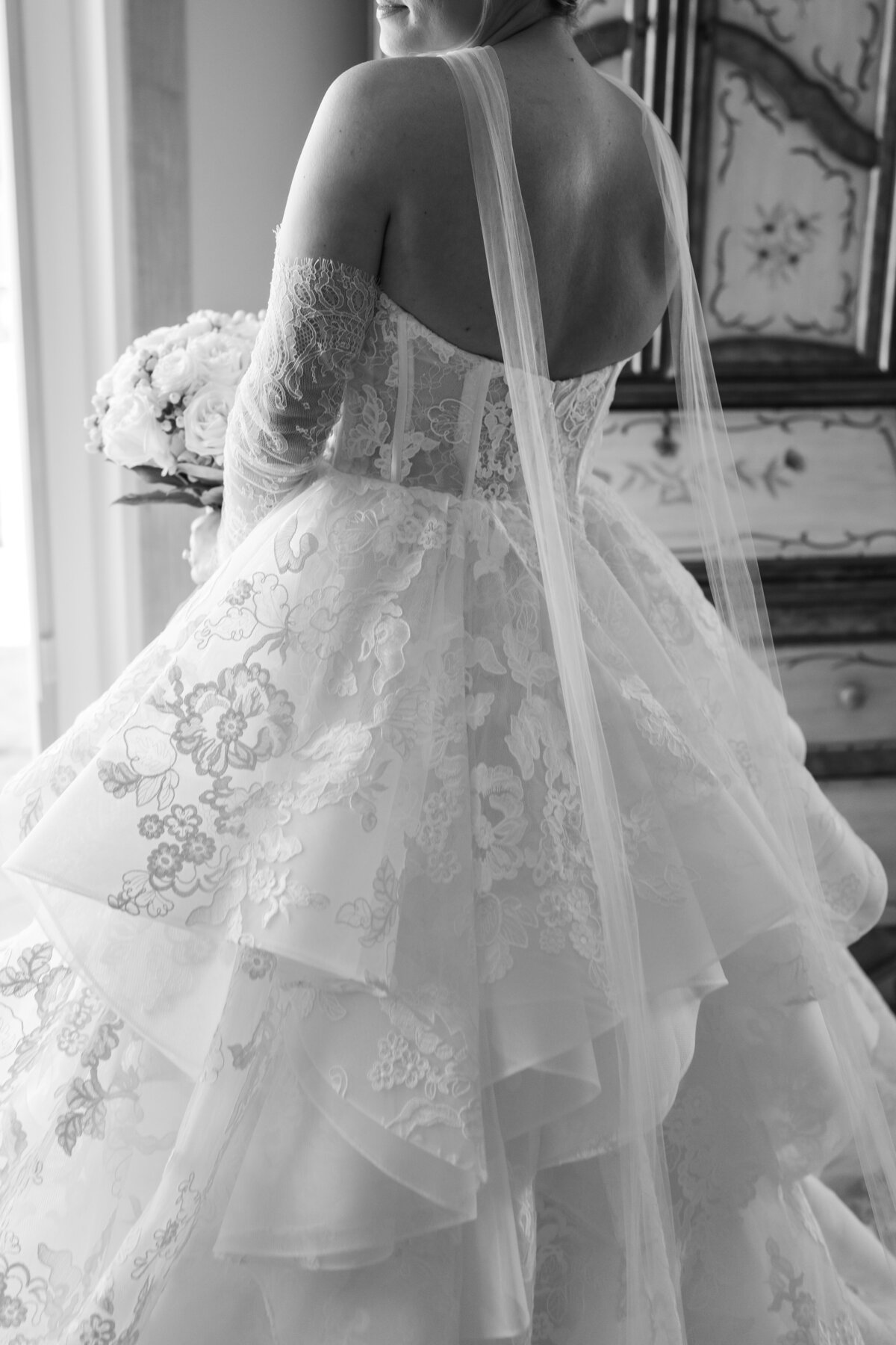 Simply-white-bridal-custom-neck-wrap