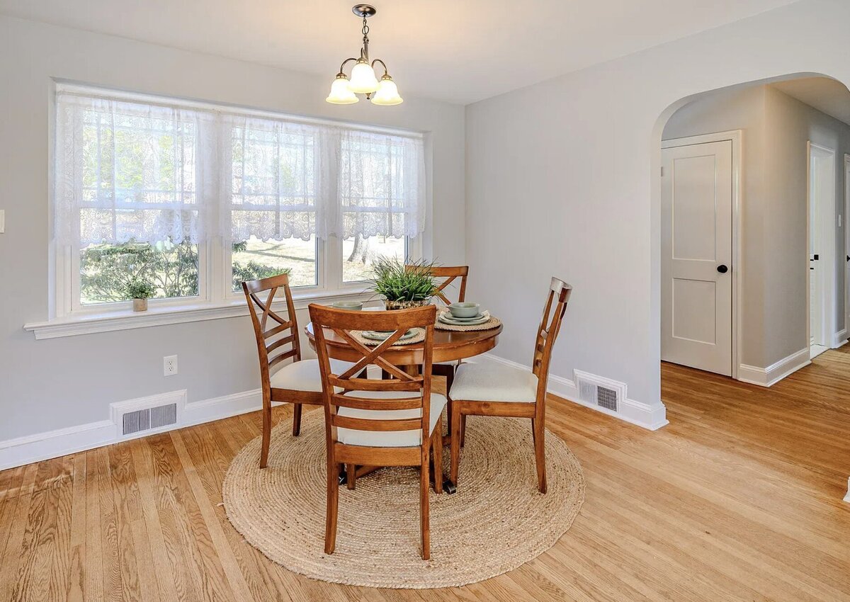 Kelly DeTommaso Occupied Home Staging Ambler PA Dining Room 2