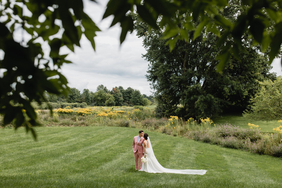brides-outdoor-portrait-windridge-estate