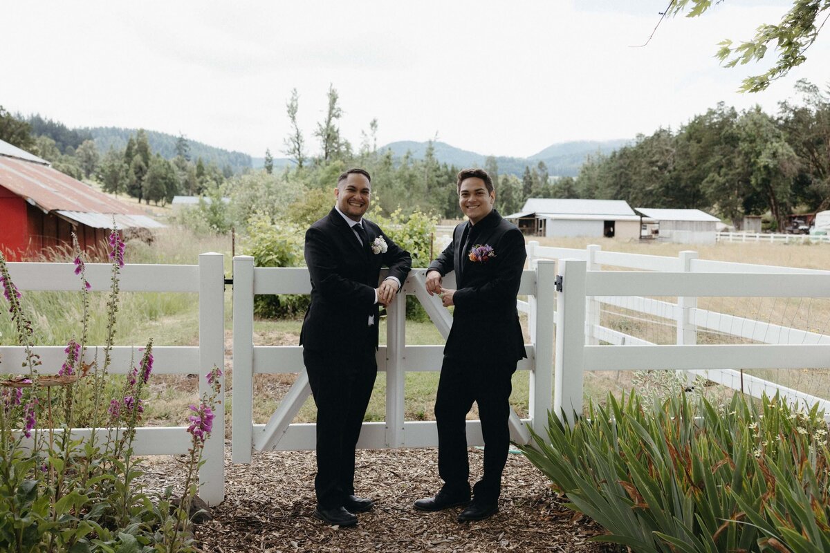 groom-and-best-man