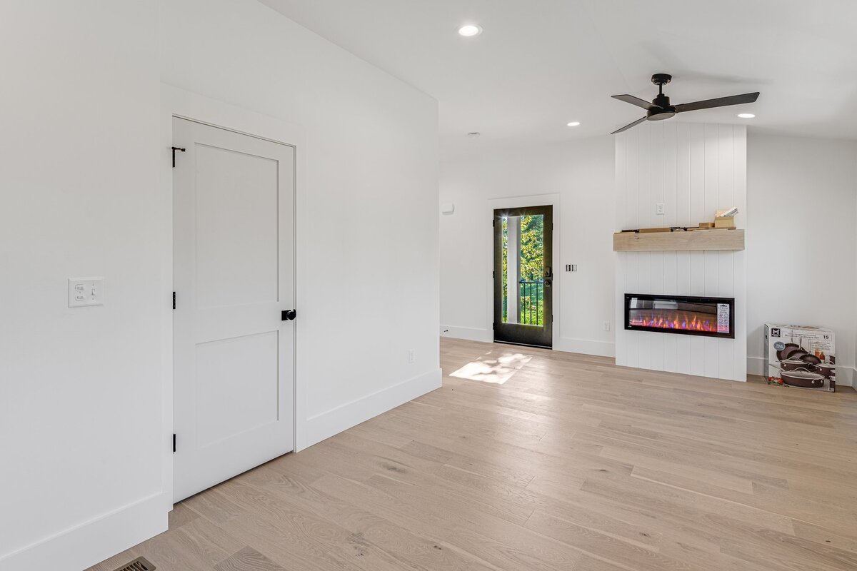 21-web-or-mls-18-baxter-woods-ln