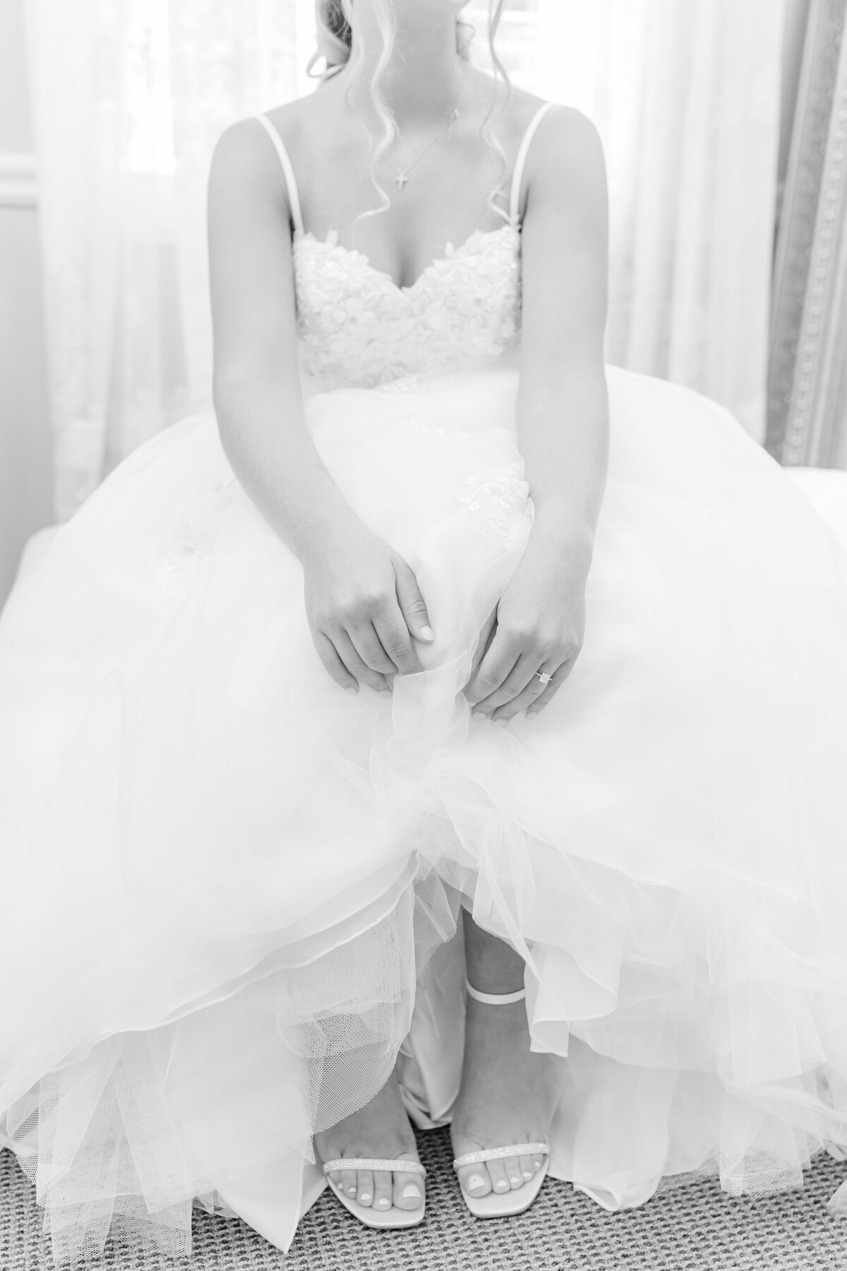 erica-lauren-photography-turnbull-barrett-primrose-cottage-wedding-getting-ready-aug-02-2020-268