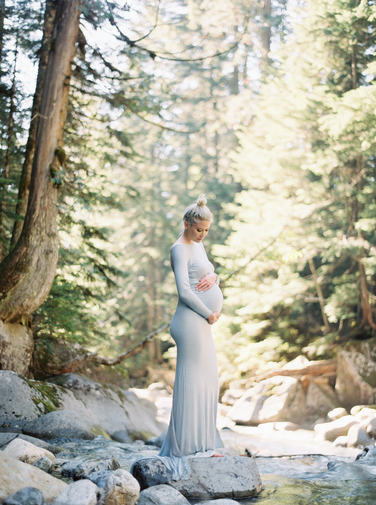 Maternity photos on the river at franklin falls in North Bend WA