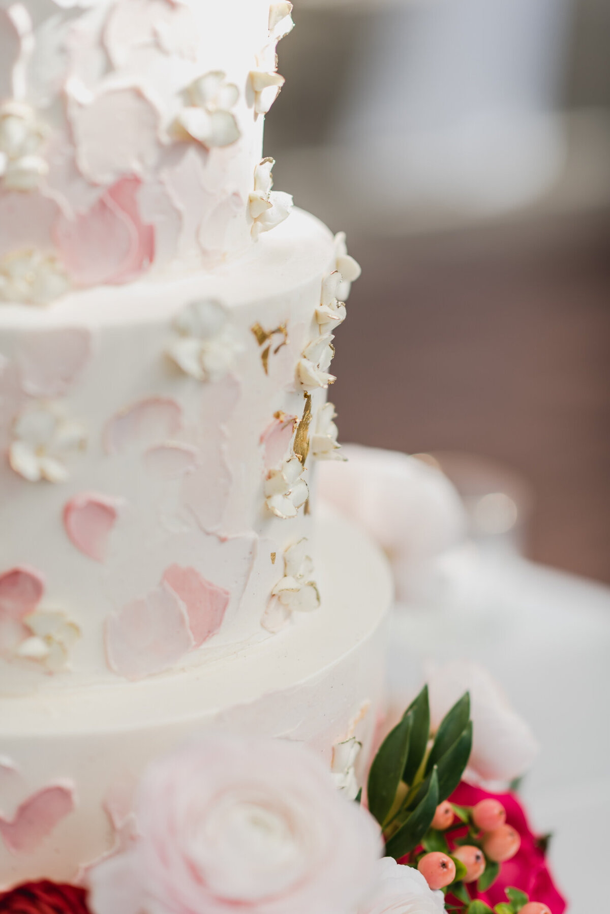 BLUSH AND BLACK SPRING PLANTERRA CONSERVATORY WEDDING IN WEST BLOOMFIELD, MICHIGAN PROVIDED BY KARI DAWSON, TOP-RATED DETROIT WEDING PHOTOGRAPHER, AND HER TEAM51