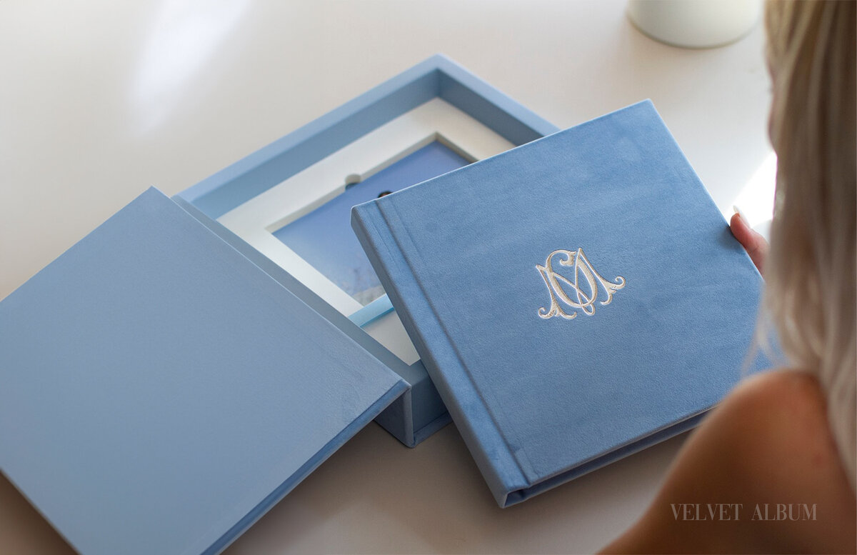 062 - pg 122-123 - Spread - Velvet Album
