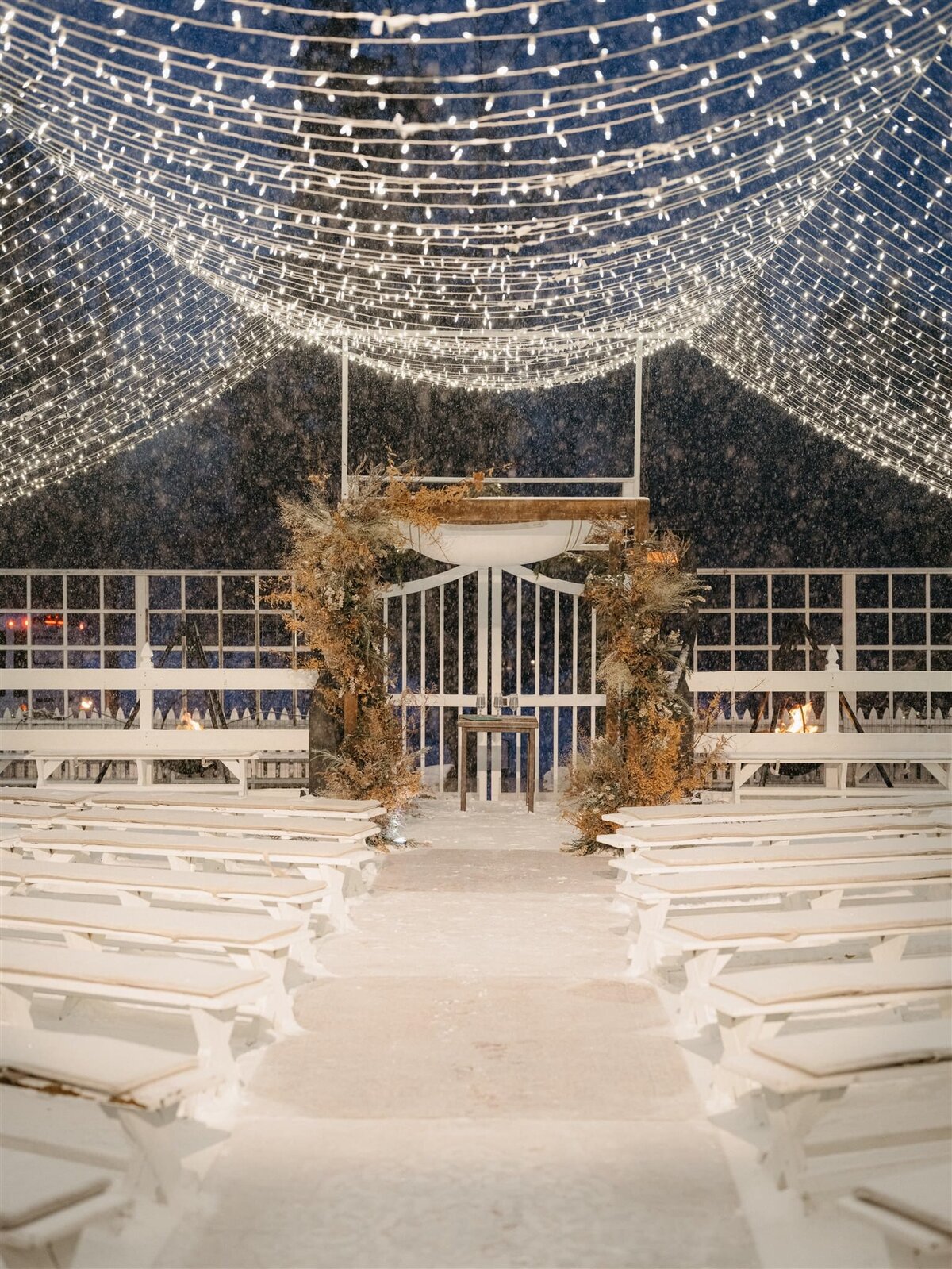 chuppah-winter-wonderland-wedding