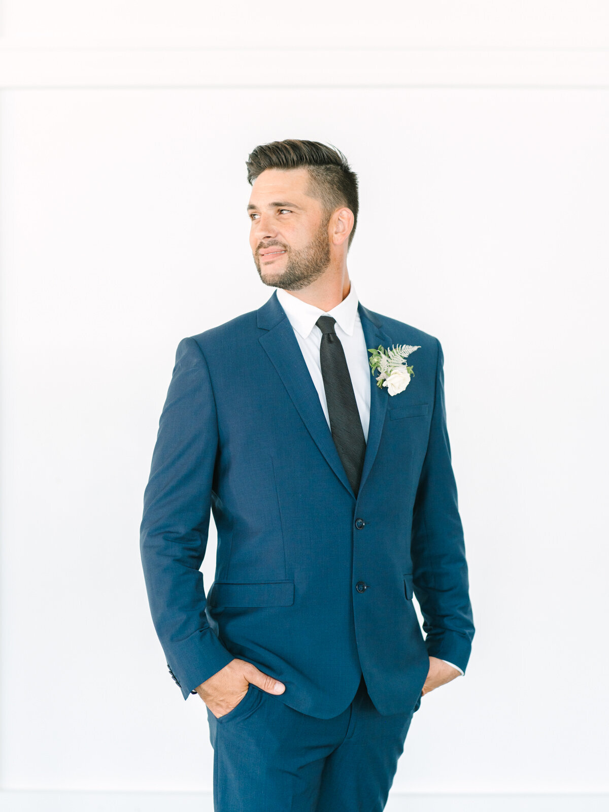 blue-suit-groom-madison-wedding-kassieanaphotography.com