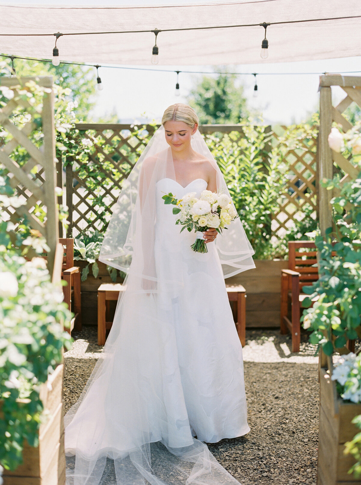the-orchard-wedding-photos-by-the-tenneys-photography-in-hood-river-oregon-06