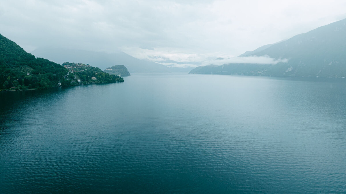 A wedding day drone photo of villa aura del lago on lake como in Italy
