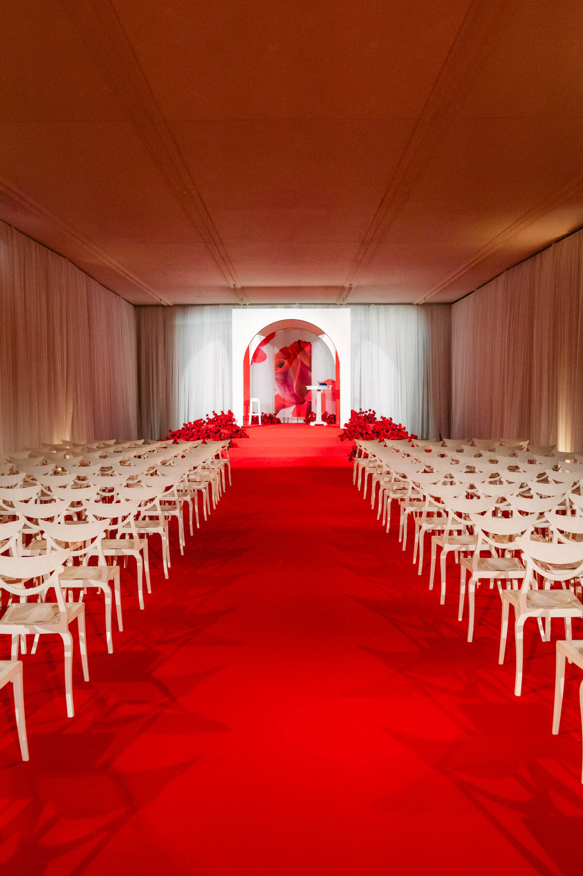 515-A-Luxurious-Red-Themed-Wedding-in-Toronto-Capturing-Timeless-Elegance-23