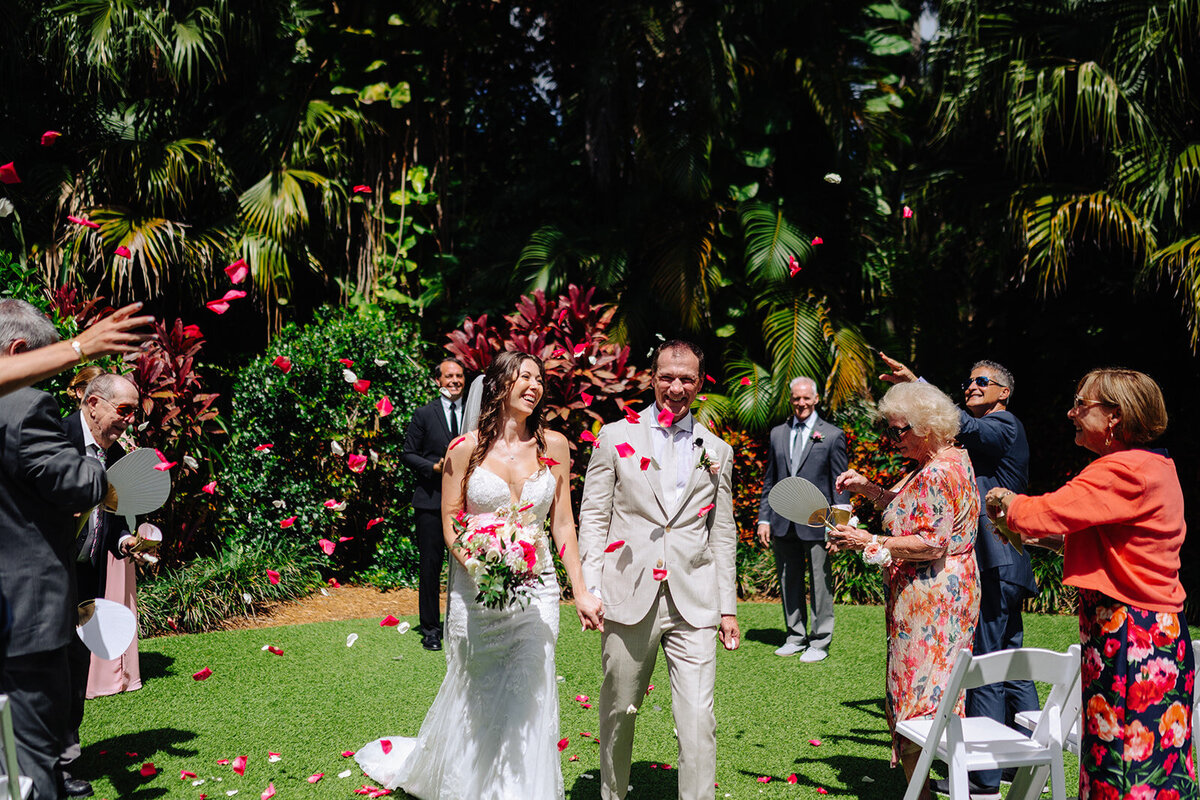 mcneile-photo-sunken-gardens-florida-elopement-chantilly-chic-celebrations-10