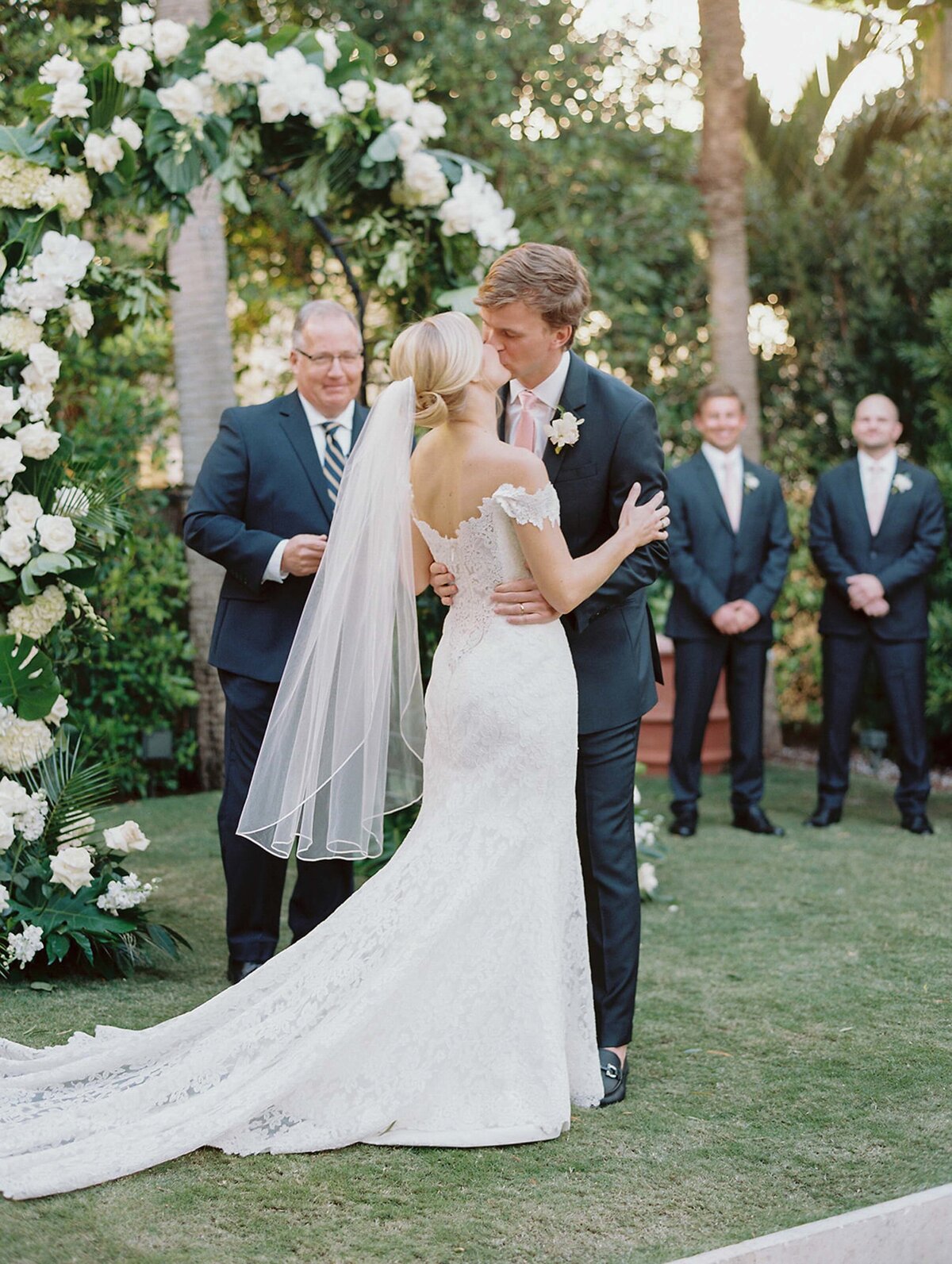 15PalmBeach_Edited29Ashton_Evan_PalmBeachWedding38-952Ashton_Evan_Wedding40FilmSelects_Ashton_Evan170235RLwo011501-R6-096-2