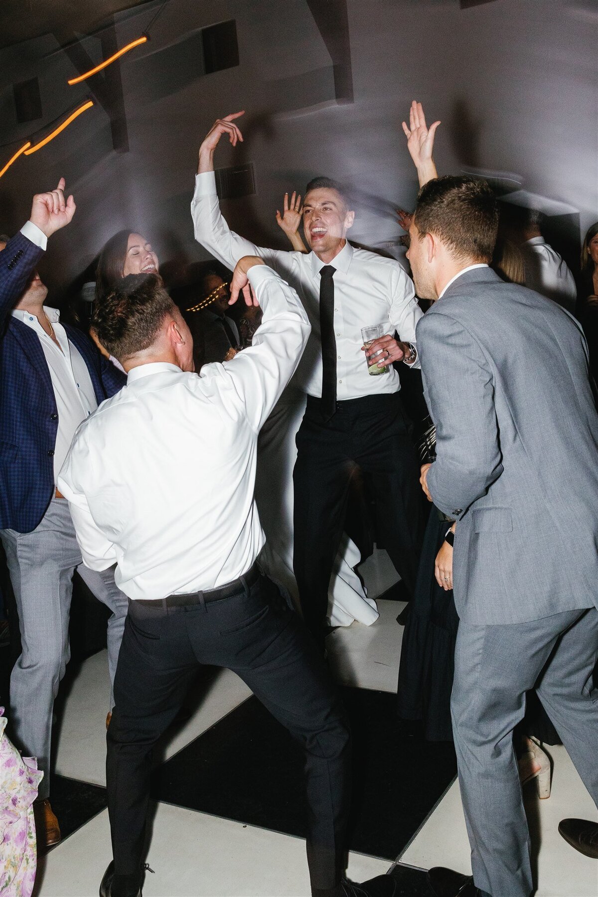 viansa-wedding-sonoma-emma-taylor-ashley-carlascio-photography-1553