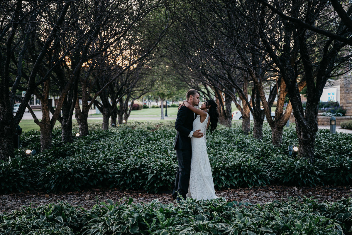 Carissa-Dubuque-Grand River Center-Wedding-Light Burst Photography-21