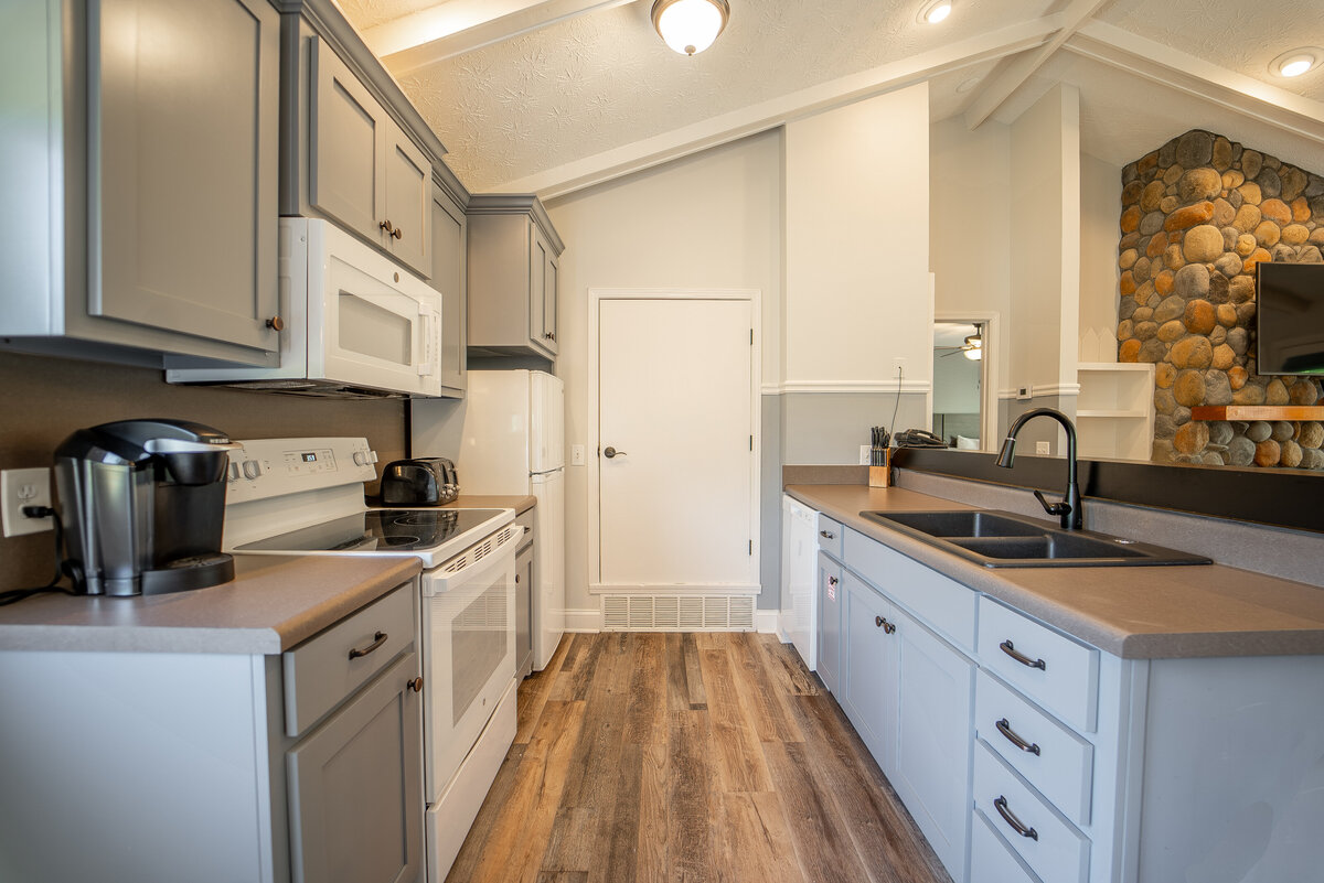 LakeHouse_Kitchen