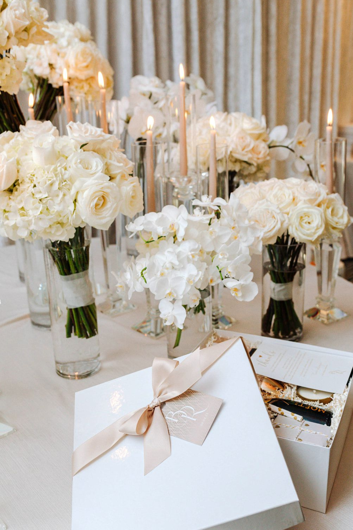 white-gold-luxury-wedding-gift-box