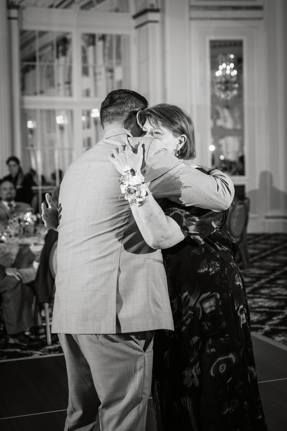 grandrapidsweddingphotographerlord-mills-467_bw_essential