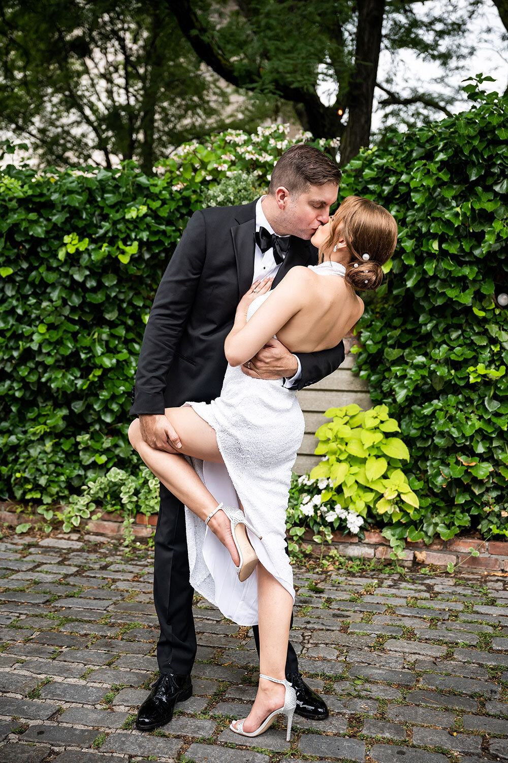 emma-cleary-new-york-nyc-wedding-photographer-videographer-slideshow-linera-5