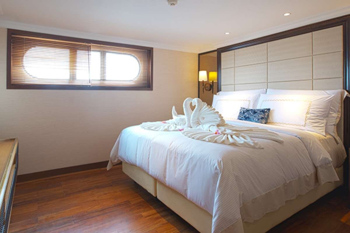 The Trans Salila Luxury Yacht Rental Indonesia Cabin 1