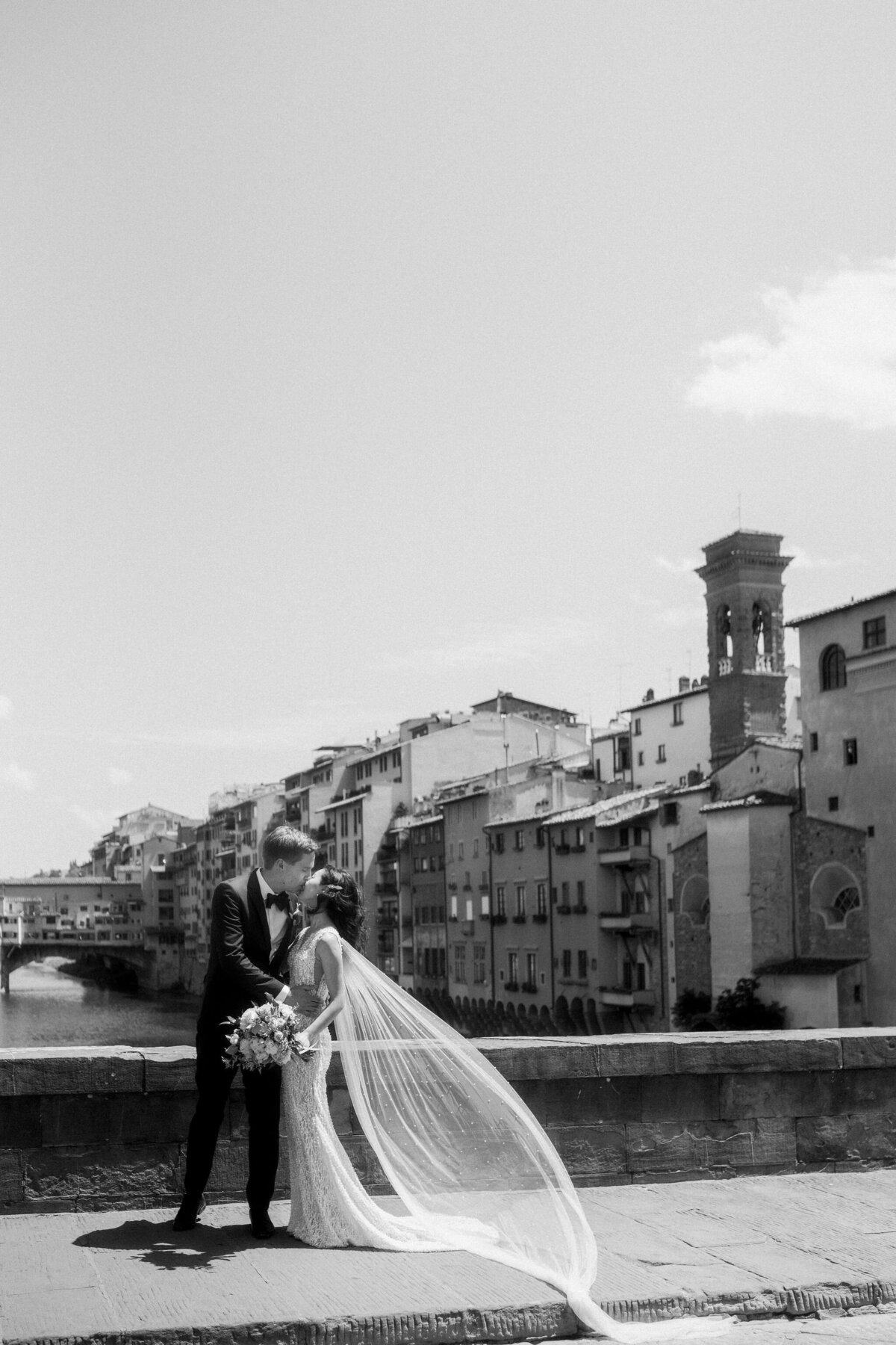 037-Hotel-Santa-Maria-Novella-Florence-Destination-Wedding-Italy-Cinematic-Editorial-Luxury-Fine-Art-Lisa-Vigliotta-Photography