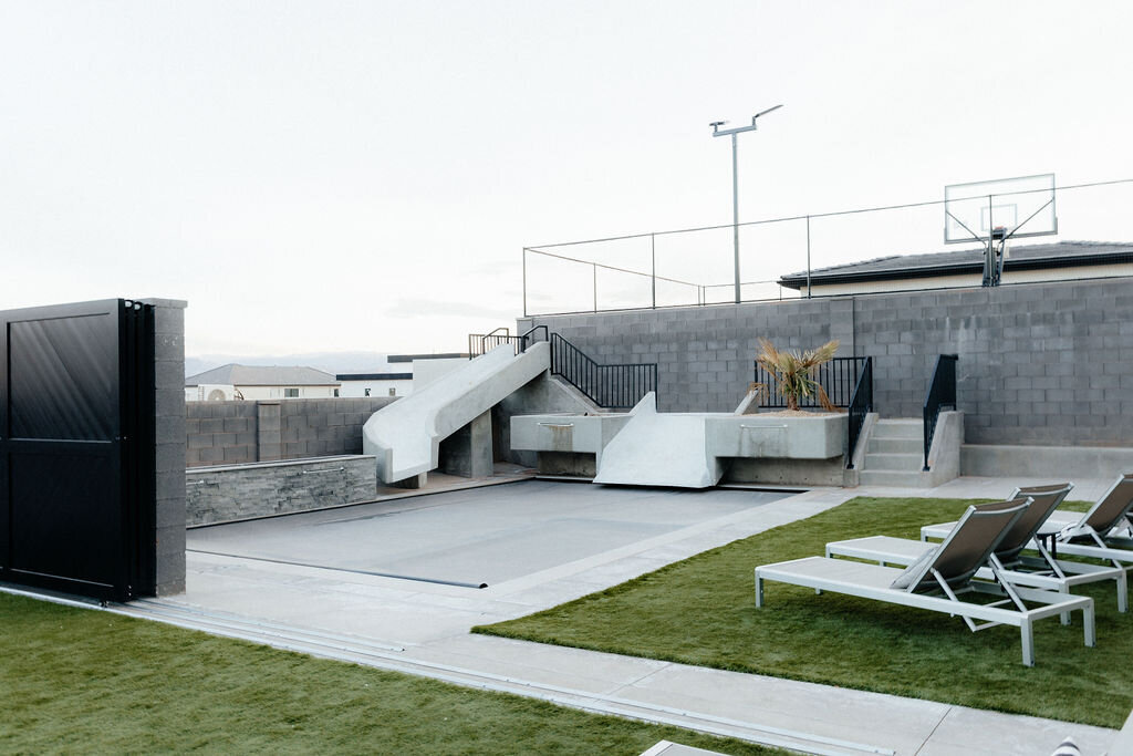 Beezah_FrankiesPlace_ALL-28