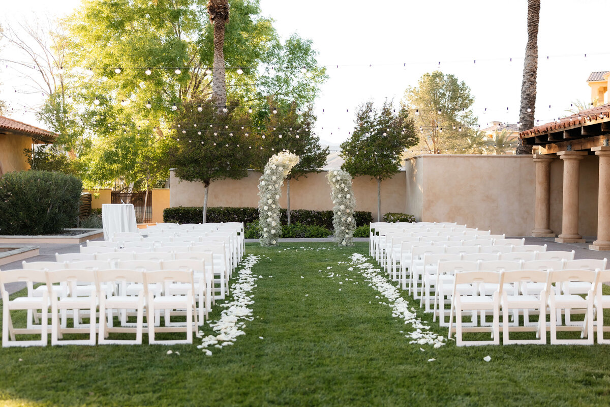 112_riskyexposure_marley-simon_las-vegas-elopement-photography
