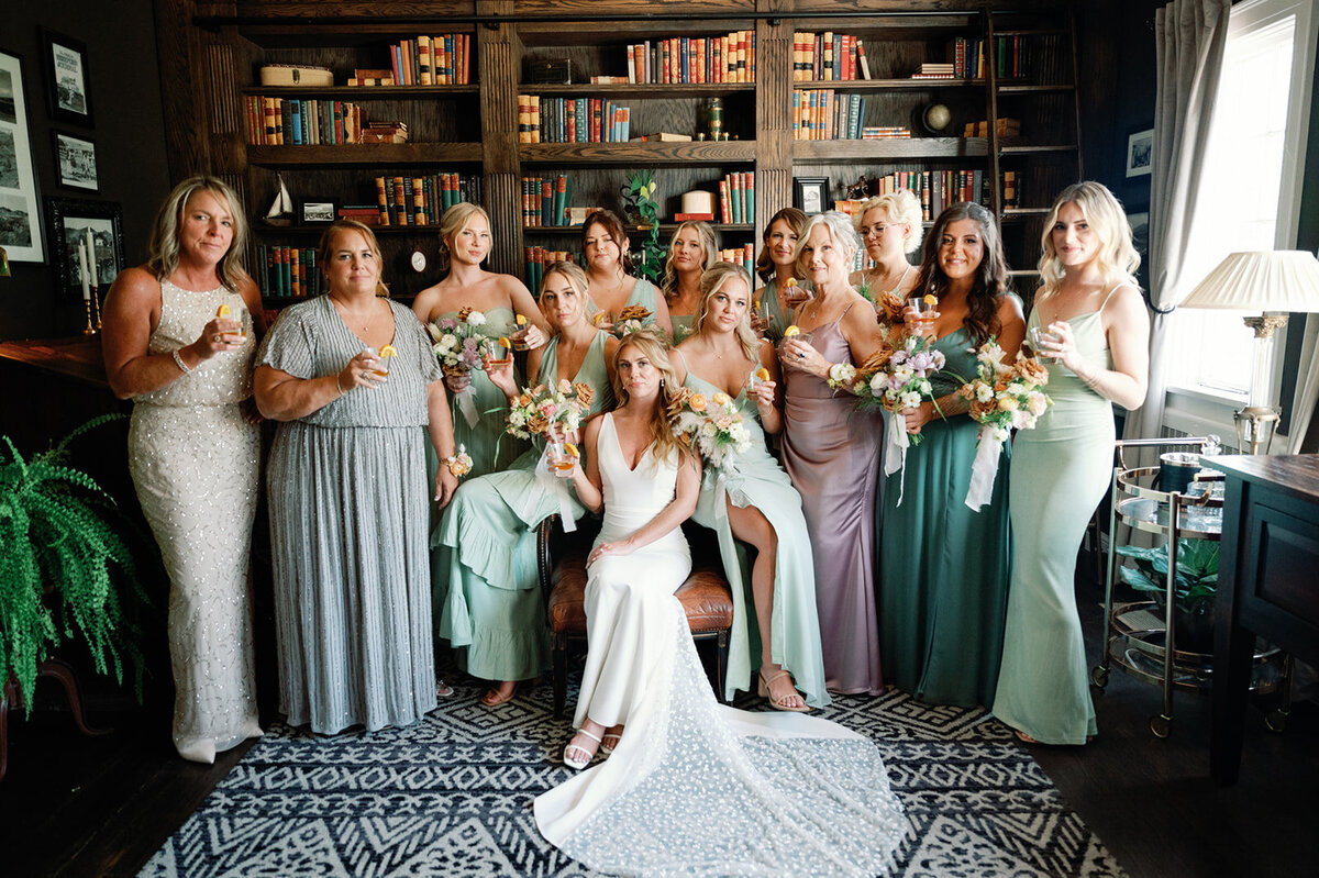 MorganandJoeSneakPeaksWedding-031