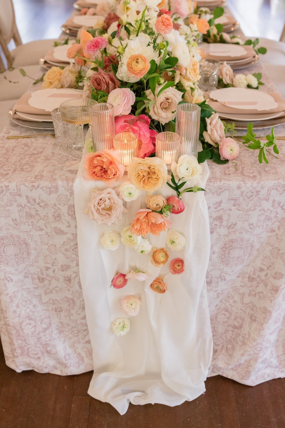 table-floral-wedding-menu-floral-runner