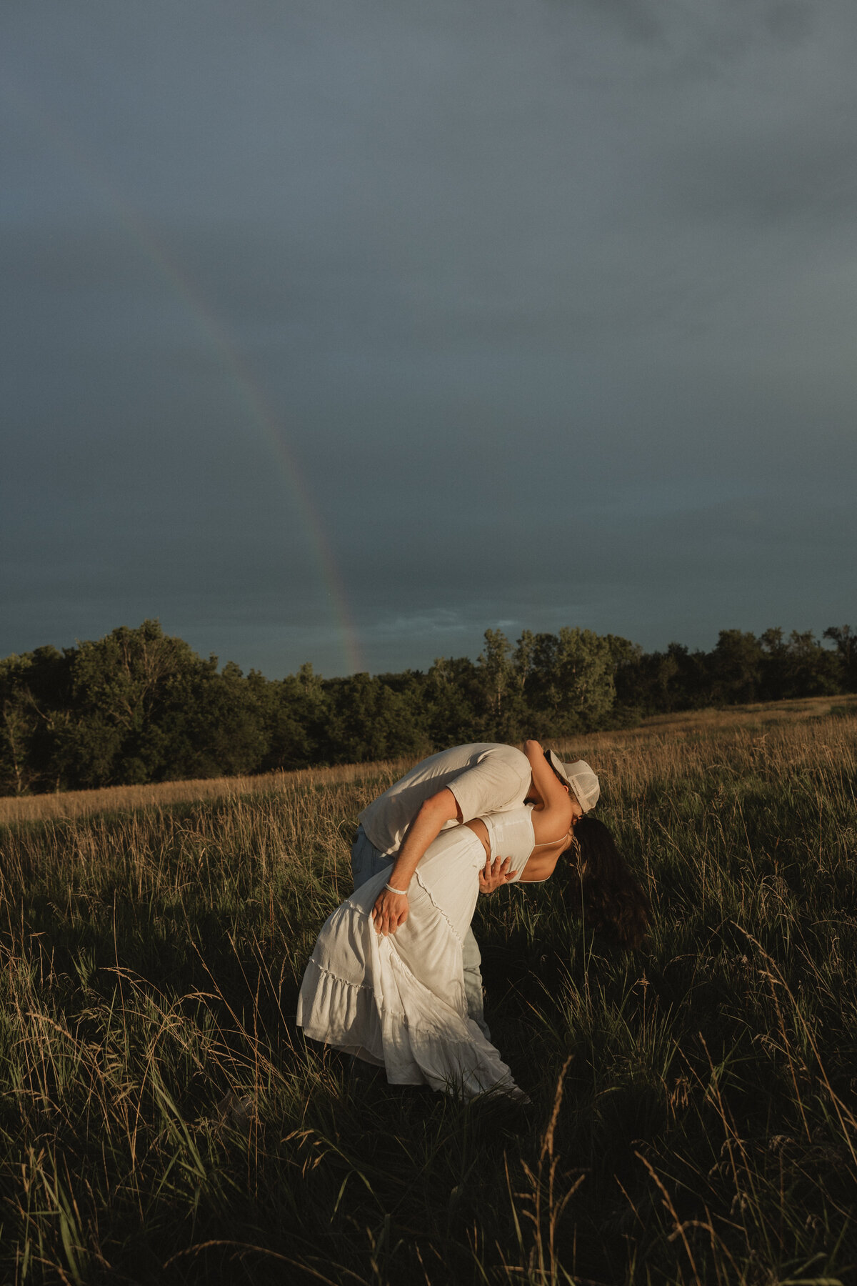 Wildflowercouplessessionwithtruck_emilyarwinephoto-161