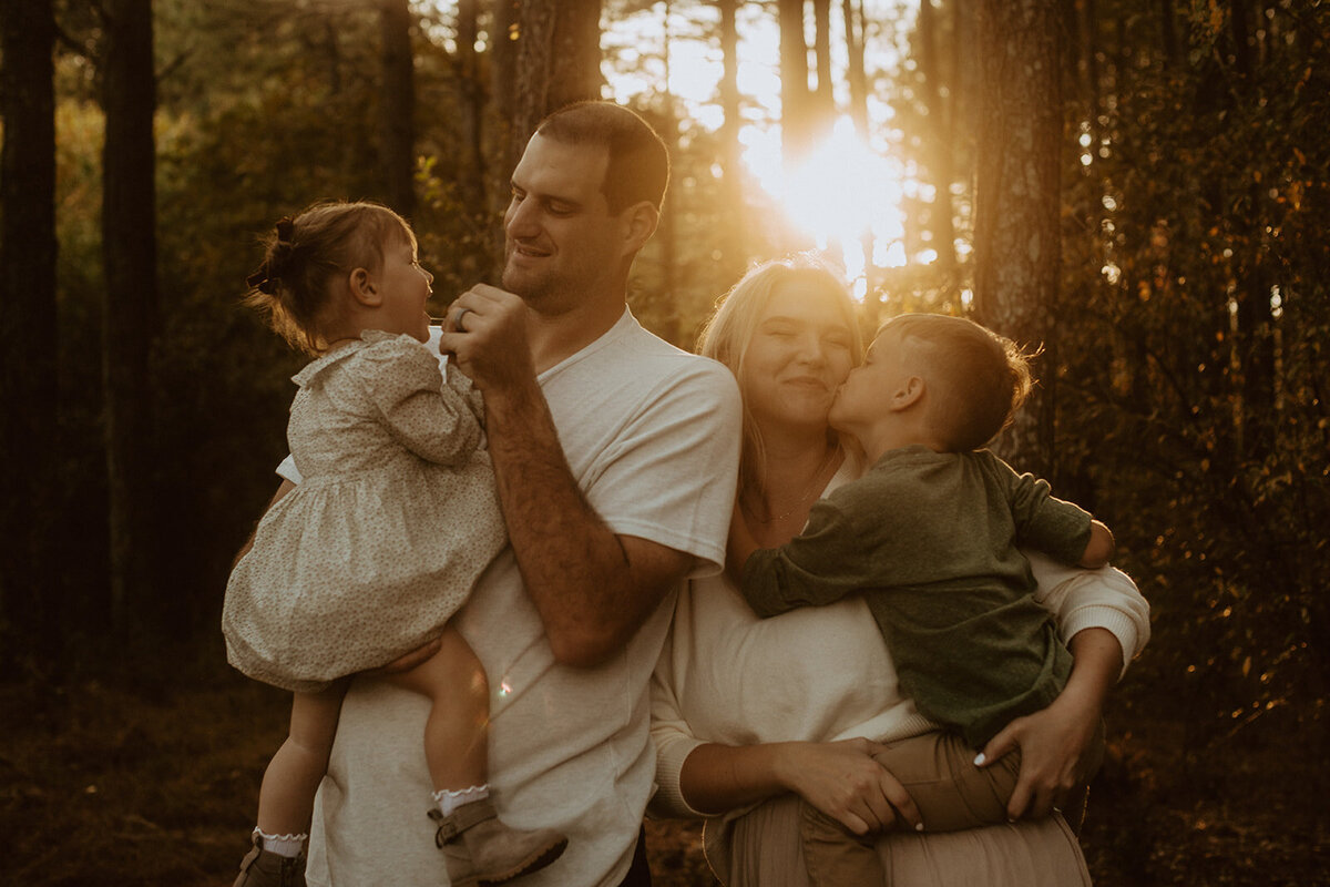 golden hour family portraits in Rome, Georgia on Berry College Campus