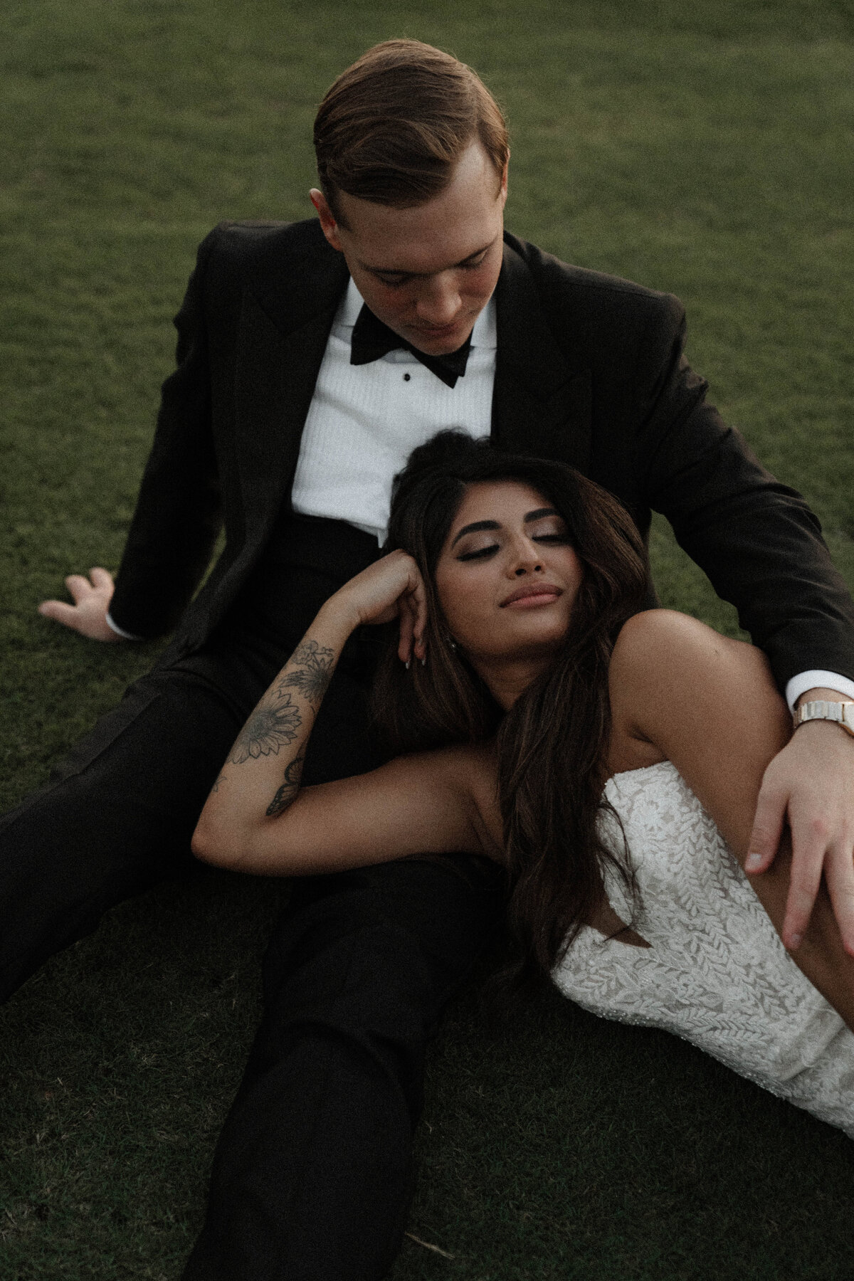 Bride and groom, editorial pose wedding photographer, Italy