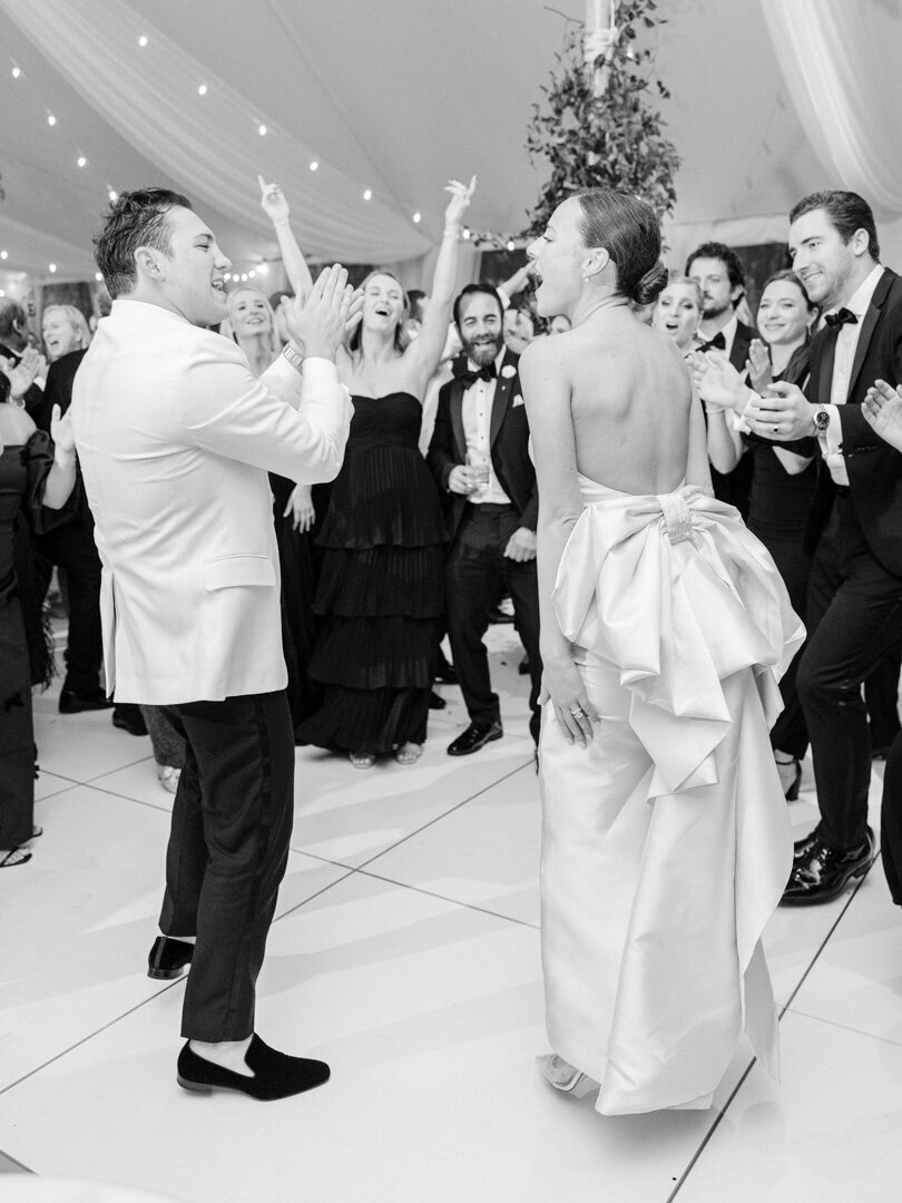 bride-groom-dancing