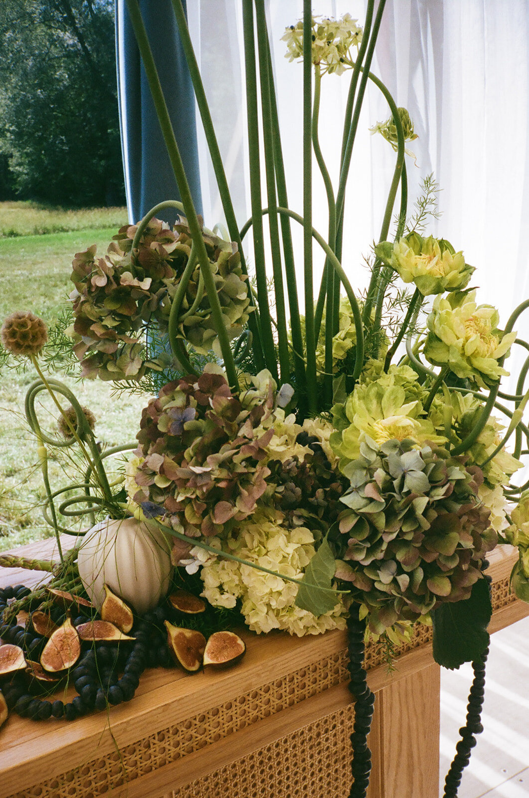 luxury-summer-wedding-inspiration-at-willow-hill-ct
