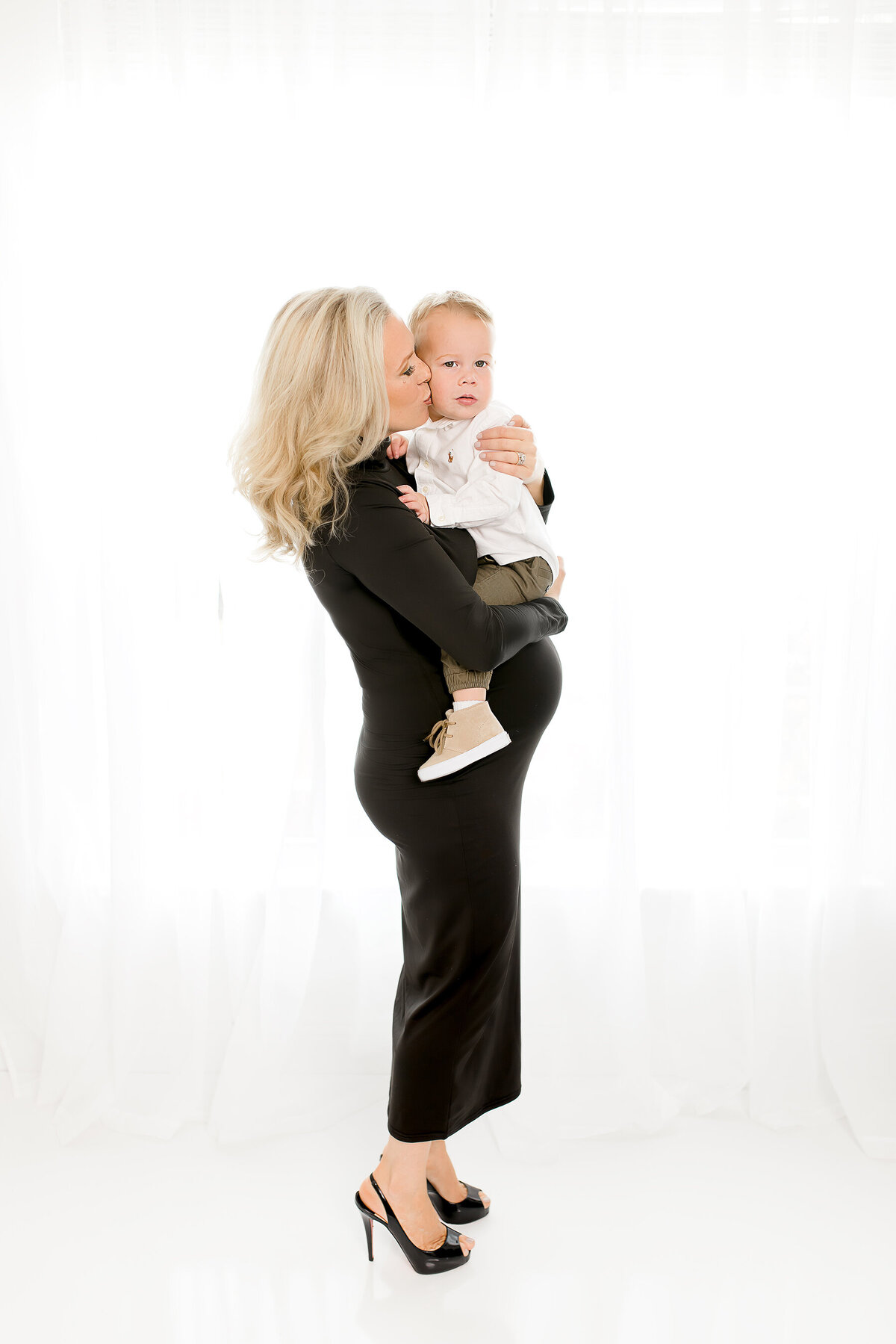 Jenny Havens Photography Dallas Texas Newborn Photographer Studio Motherhood Family Baby Custom Heirloom Imagery Light Airy Luxury JHP 09.17.22 26 WEB