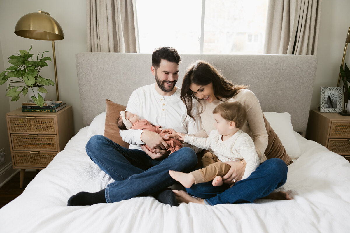 indoor-family-familyphotography-ericaflemingphoto-02