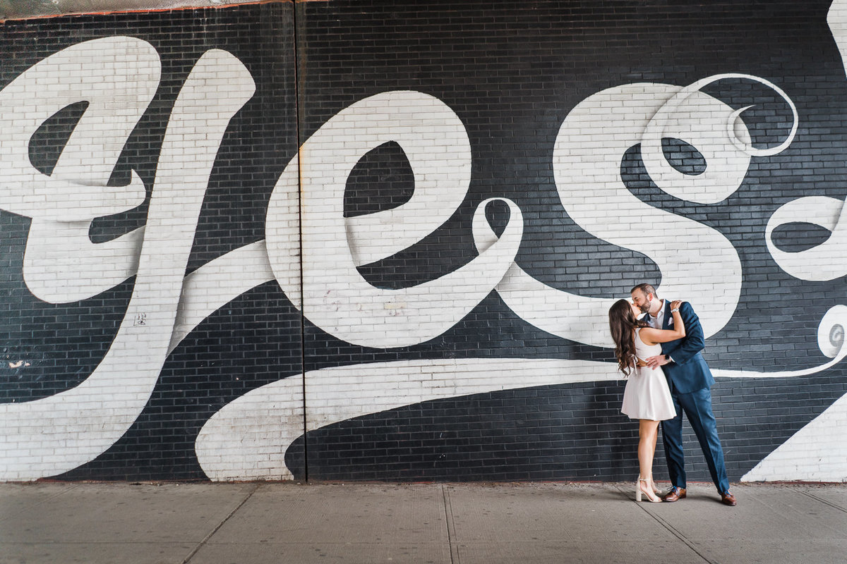 dumbo-brooklyn-nyc-new-york-engagement-session-lifestyle-photography-wedding-photographer-mural-yes