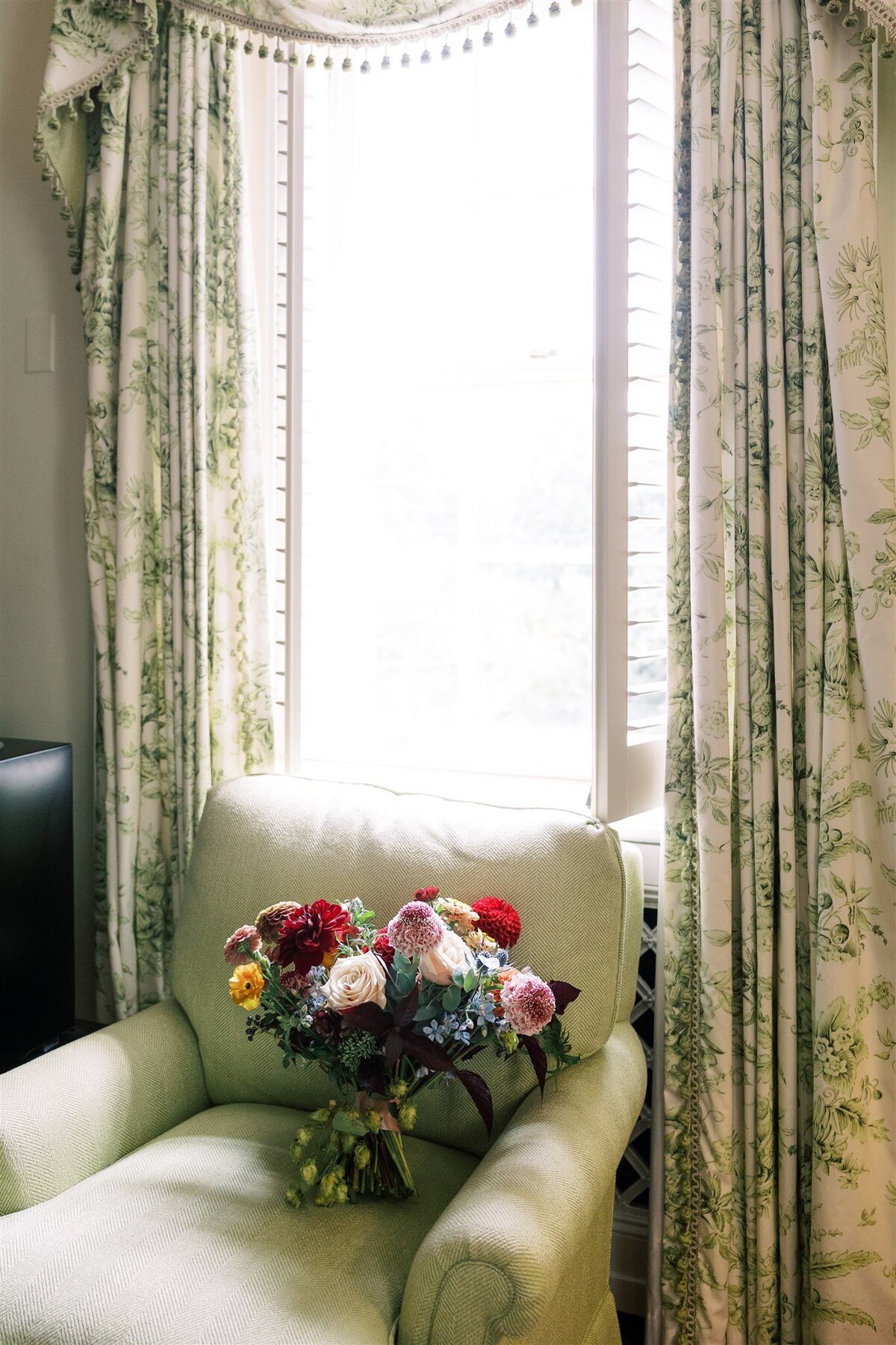 Victoria  Ethans Wedding_The Graylyn Estate Hotel NC Wedding Venue_NC Wedding Photographers_0300
