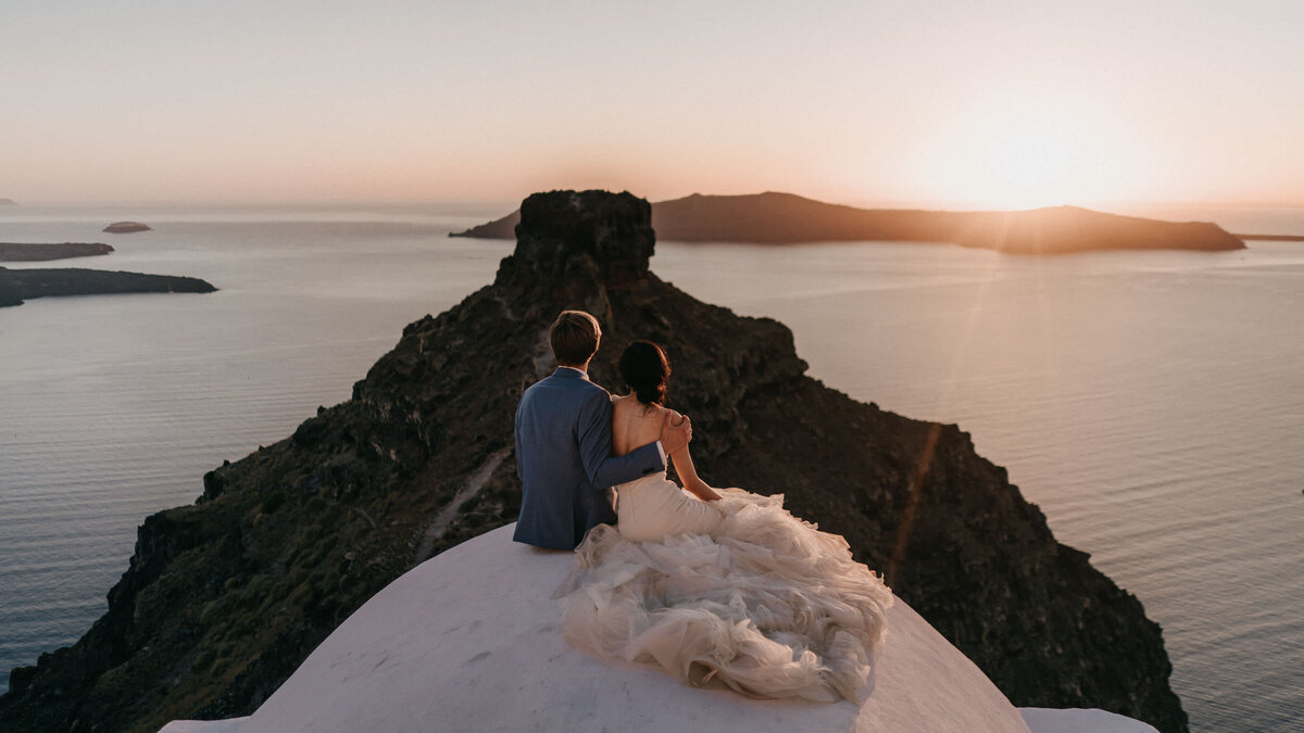 modern Minimalist for intimate wedding in santorini Greece